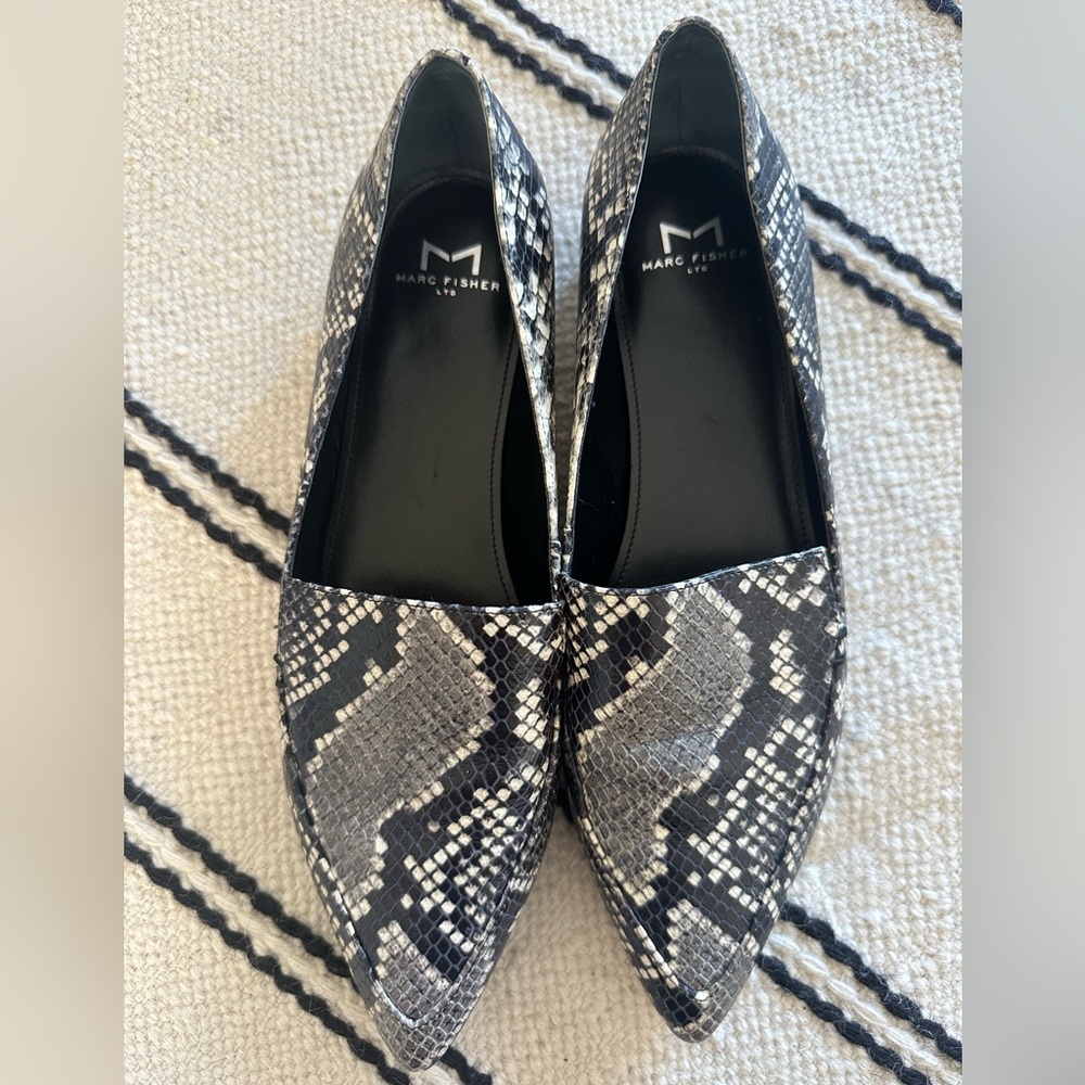 Lightly Worn Marc Fisher Python Flats Size 9.5 - image 2